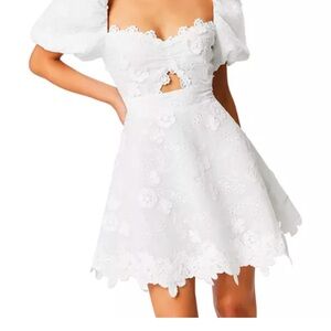 NWT Elliatt Fiorella Puff Sleeve Dress Size Medium